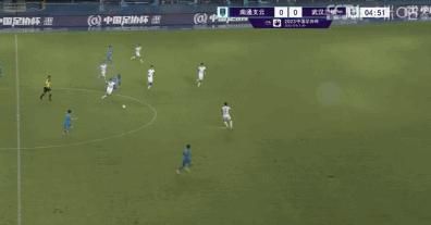 ”谈及与演员们的合作，他对首挑反派的黄轩赞不绝口：“电影中很多场戏的动作对峙需要由反派去引导出来